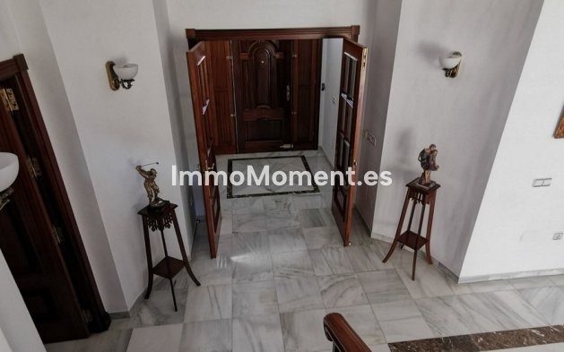 Resale - Villa - Estepona - Estepona Centro