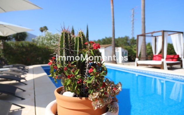 Resale - Villa - Inland  - Alhaurín el Grande Centro