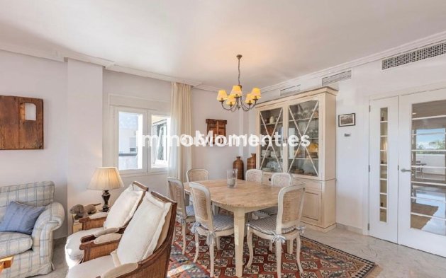 Resale - Apartment - Marbella - Bahía de Marbella