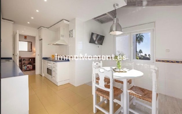 Resale - Apartment - Marbella - Bahía de Marbella