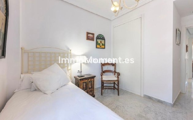 Resale - Apartment - Marbella - Bahía de Marbella