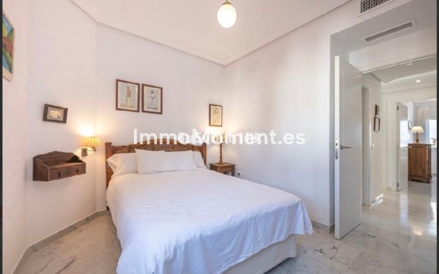 Resale - Apartment - Marbella - Bahía de Marbella