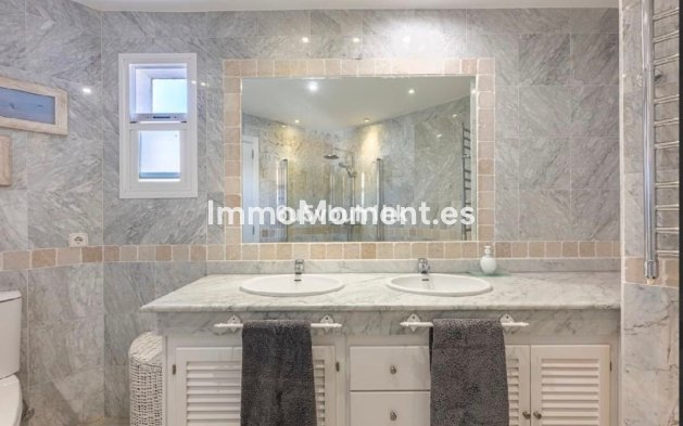 Resale - Apartment - Marbella - Bahía de Marbella