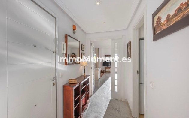 Resale - Apartment - Marbella - Bahía de Marbella