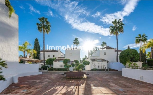 Resale - Apartment - Marbella - Bahía de Marbella