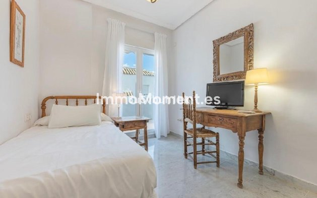 Resale - Apartment - Marbella - Bahía de Marbella
