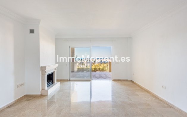 Resale - Apartment - Estepona - Selwo