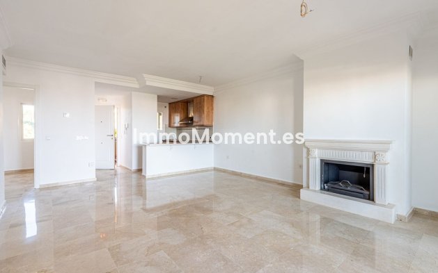 Resale - Apartment - Estepona - Selwo
