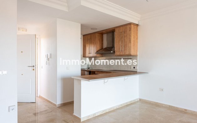 Resale - Apartment - Estepona - Selwo