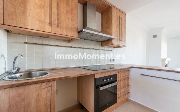 Resale - Apartment - Estepona - Selwo