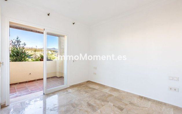 Resale - Apartment - Estepona - Selwo