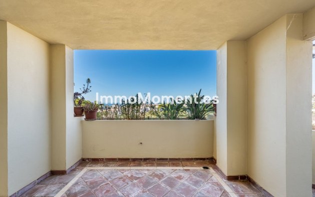 Resale - Apartment - Estepona - Selwo
