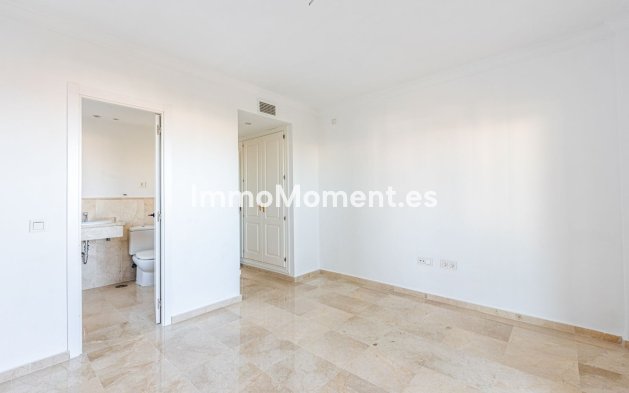 Resale - Apartment - Estepona - Selwo