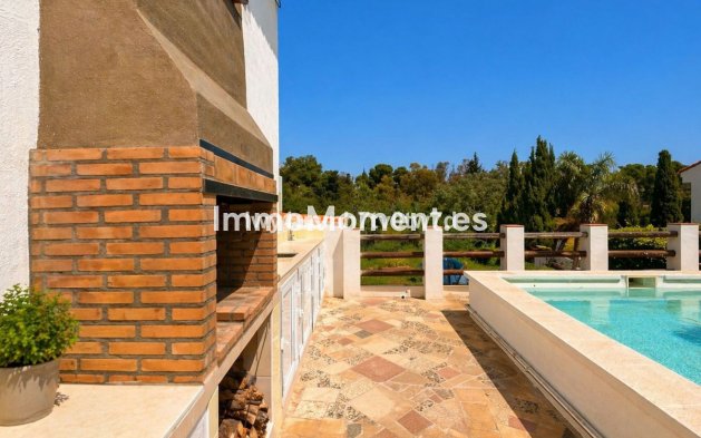 Resale - Villa - Inland  - Churriana