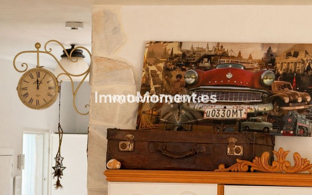 Resale - Villa - Inland  - Churriana