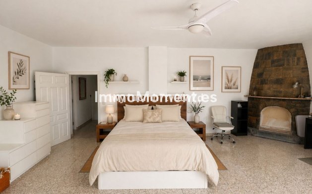 Resale - Villa - Inland  - Churriana