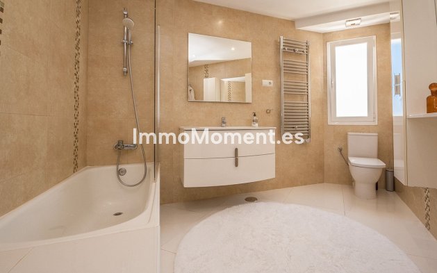 Wiederverkauf - Villa - Estepona  - Estepona Centro