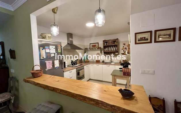 Resale - Apartment - Marbella - Elviria