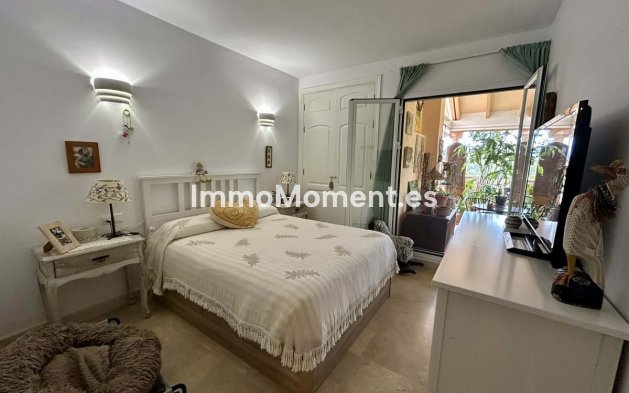 Resale - Apartment - Marbella - Elviria