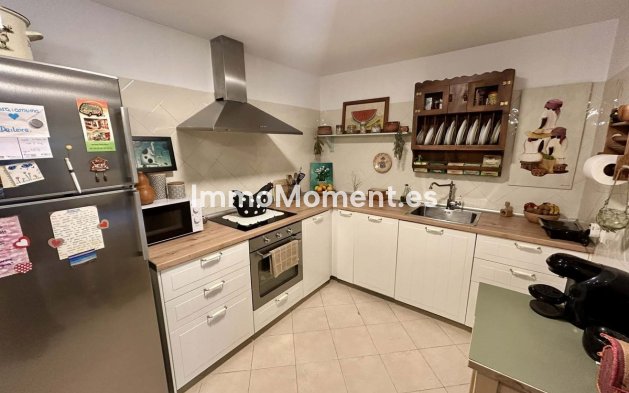 Resale - Apartment - Marbella - Elviria