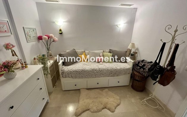 Resale - Apartment - Marbella - Elviria