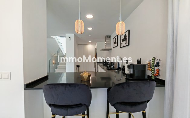Resale - Villa - Estepona - Estepona Centro