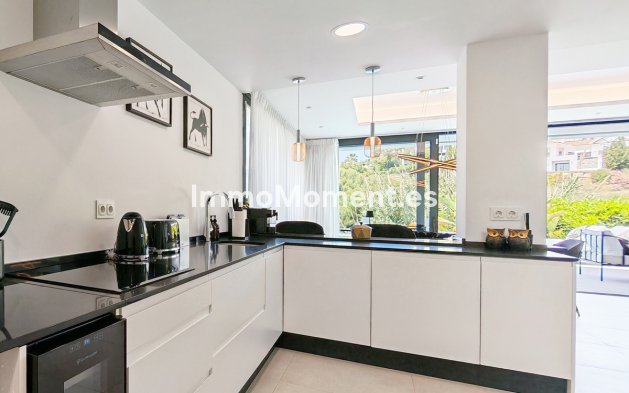 Resale - Villa - Estepona - Estepona Centro
