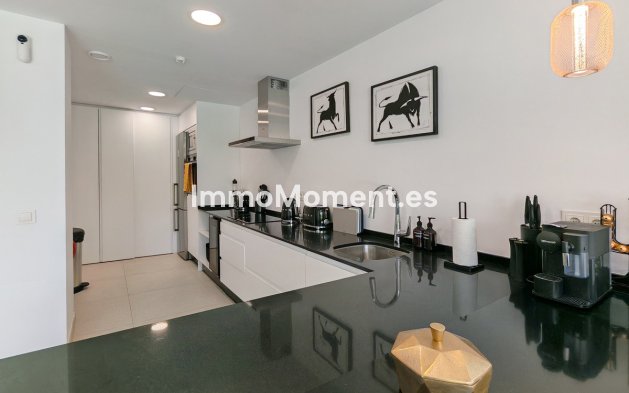 Resale - Villa - Estepona - Estepona Centro