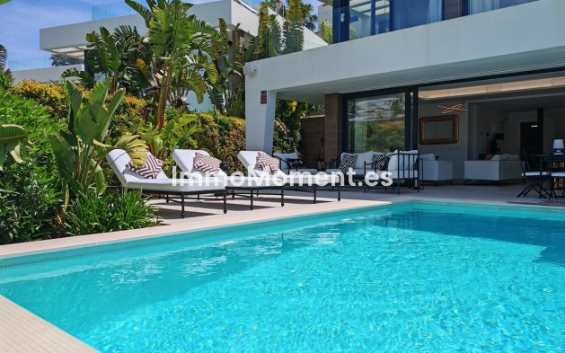 Resale - Villa - Estepona - Estepona Centro
