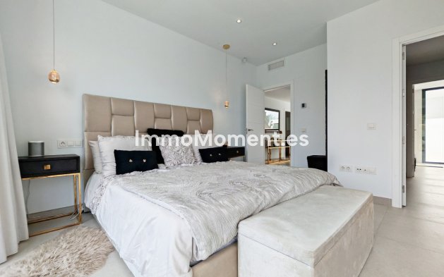 Resale - Villa - Estepona - Estepona Centro