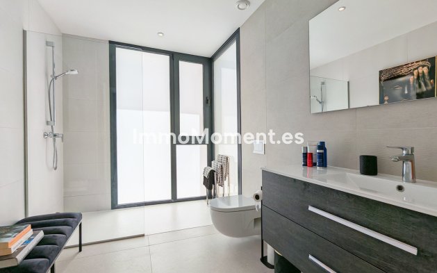 Resale - Villa - Estepona - Estepona Centro
