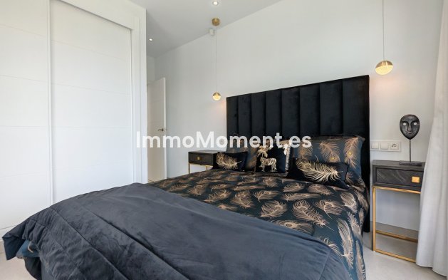 Resale - Villa - Estepona - Estepona Centro