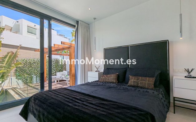 Resale - Villa - Estepona - Estepona Centro