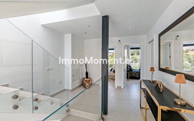 Resale - Villa - Estepona - Estepona Centro