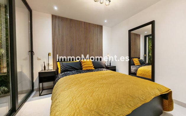 Resale - Villa - Estepona - Estepona Centro