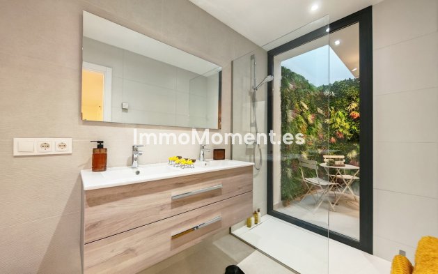 Resale - Villa - Estepona - Estepona Centro