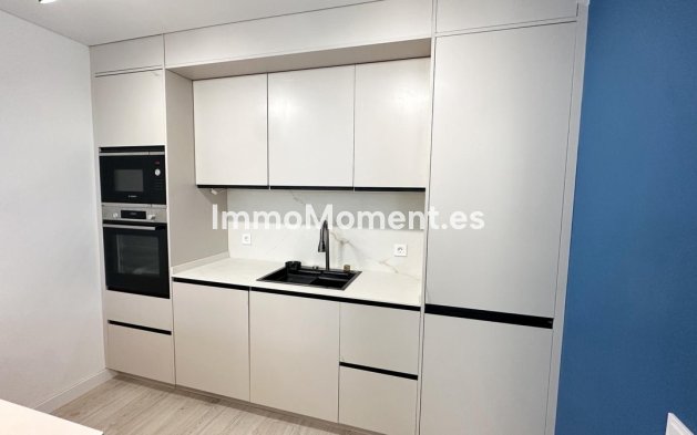 Resale - Apartment - Torrevieja - Torrevieja Centro