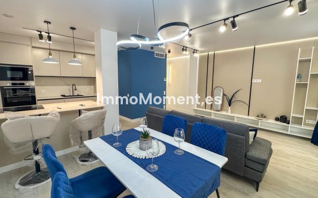 Resale - Apartment - Torrevieja - Torrevieja Centro