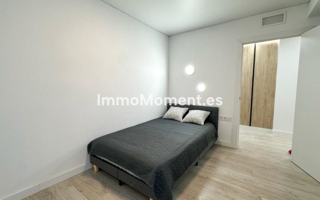 Resale - Apartment - Torrevieja - Torrevieja Centro