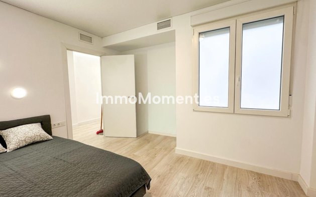 Resale - Apartment - Torrevieja - Torrevieja Centro