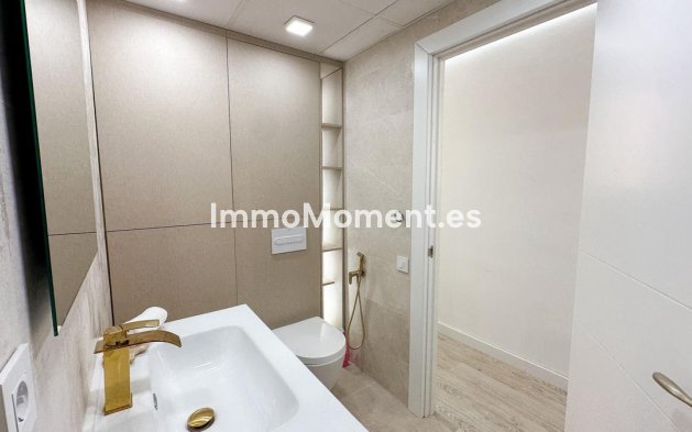 Resale - Apartment - Torrevieja - Torrevieja Centro