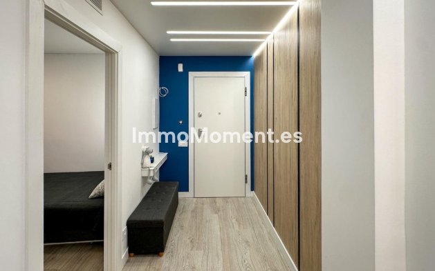 Resale - Apartment - Torrevieja - Torrevieja Centro