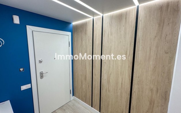 Resale - Apartment - Torrevieja - Torrevieja Centro