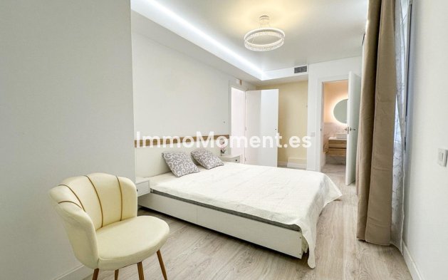 Resale - Apartment - Torrevieja - Torrevieja Centro
