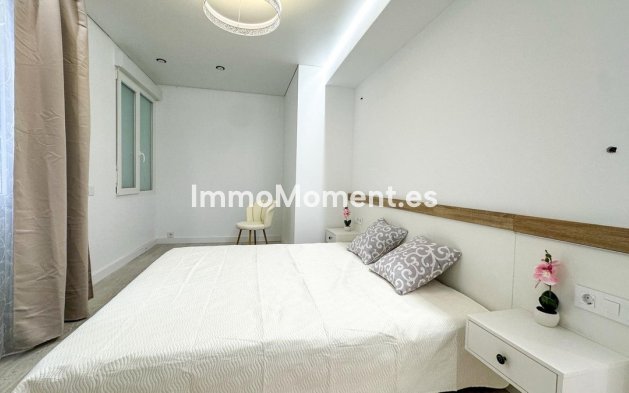 Resale - Apartment - Torrevieja - Torrevieja Centro