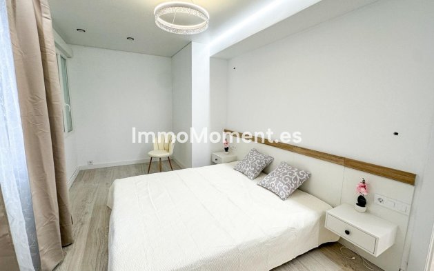 Resale - Apartment - Torrevieja - Torrevieja Centro