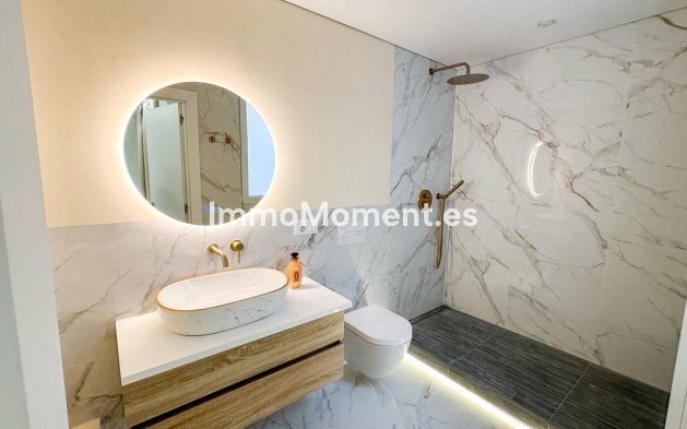 Resale - Apartment - Torrevieja - Torrevieja Centro