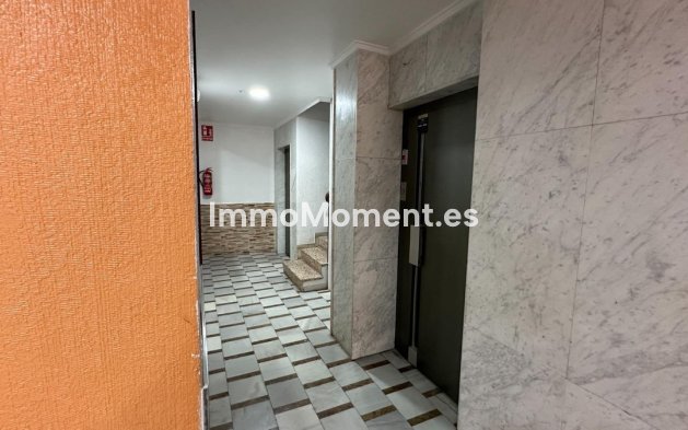 Resale - Apartment - Torrevieja - Torrevieja Centro