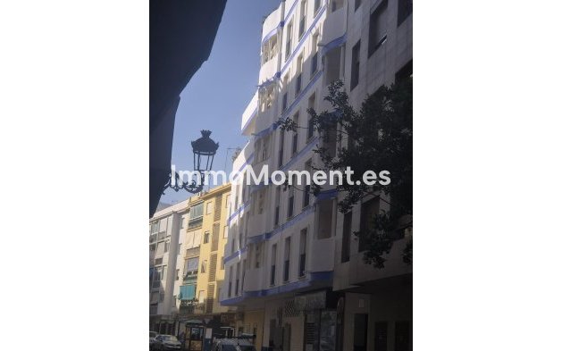 Resale - Apartment - Estepona - Estepona Centro