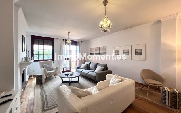 Resale - Apartment - Estepona - Estepona Centro